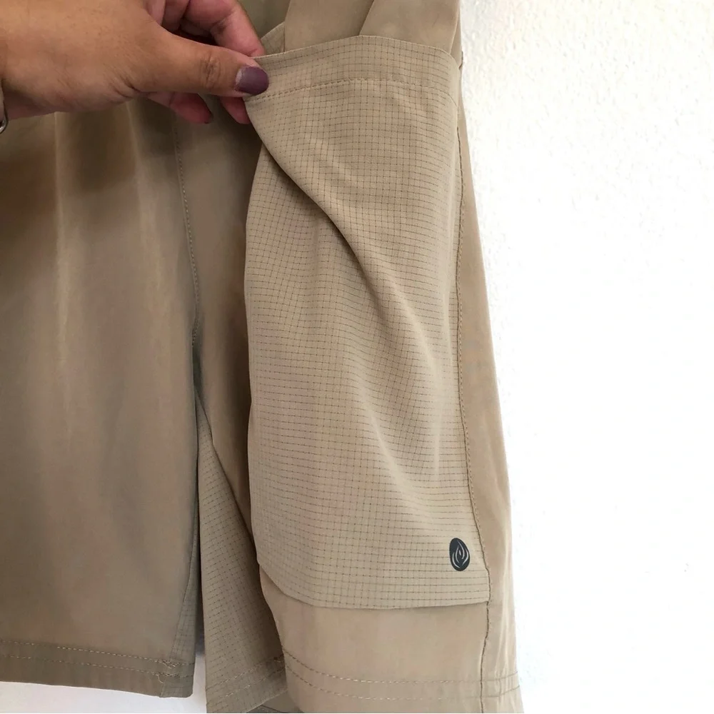 NWT Apana Khaki Athletic Hiking Workout Cargo Shorts Size Large